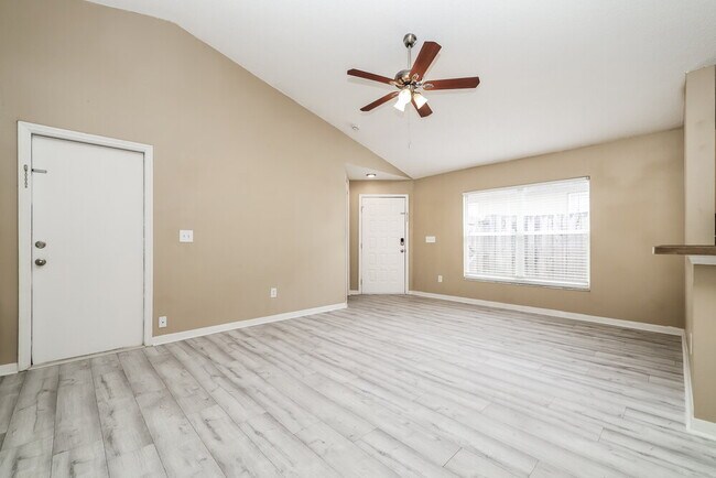 Photo - 6719 Summer Cove Dr