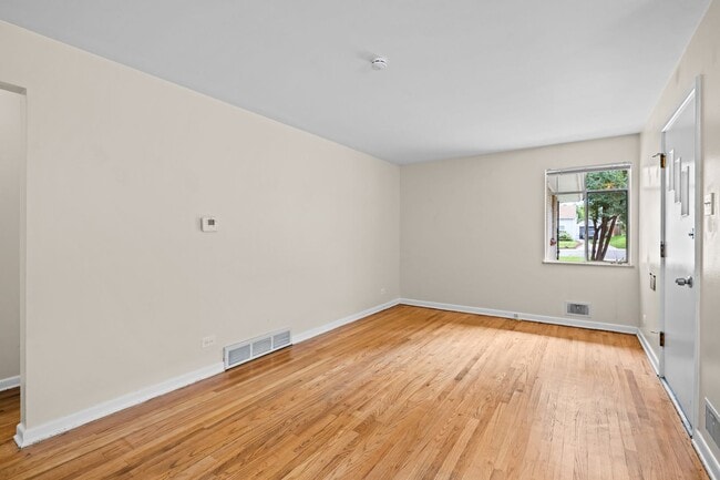 Photo - Fantastic Two Bedroom Duplex in University...