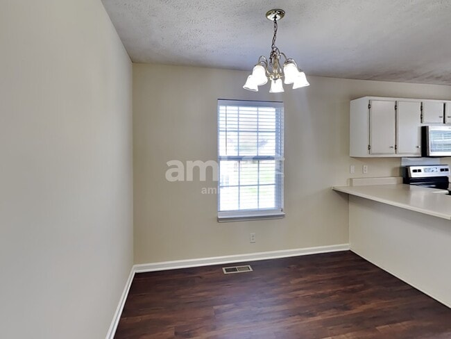 Photo - 2825 Islington Dr