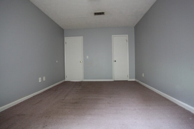 Photo - 2bed/1.5 bath on Pride Avenue Available for August 2026!
