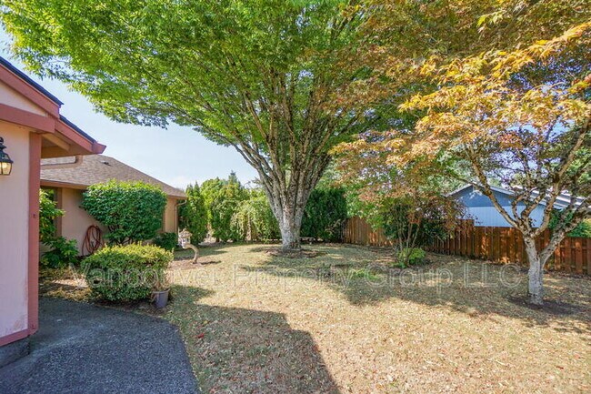 Photo - 1902 NE 128th Ave