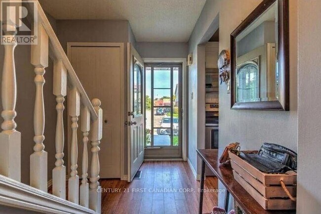 Photo - 511 Admiral Dr