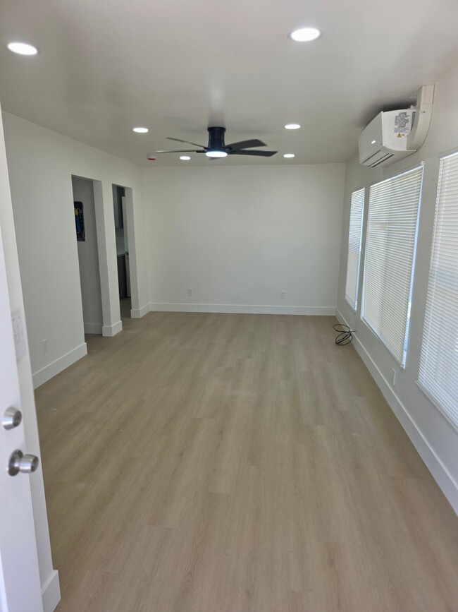 Photo - 424 B St Unit 8