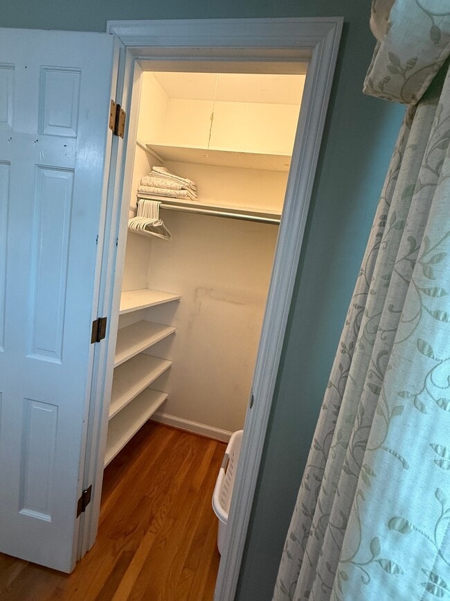 Photo - 325 Woodside Dr