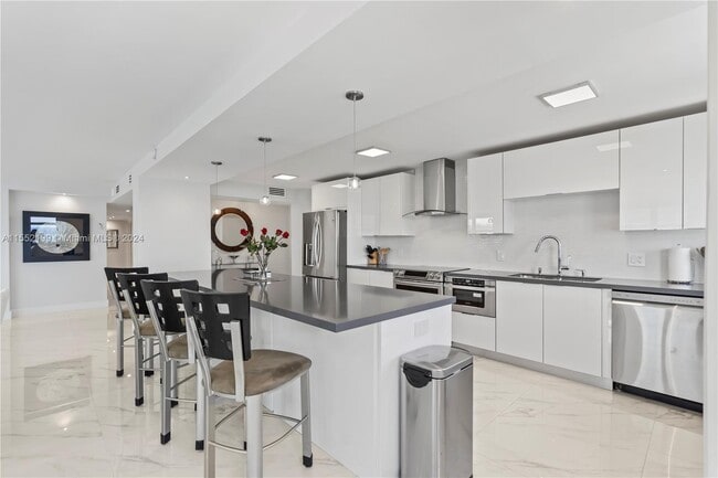 Photo - 1912 S Ocean Dr Unidad 17A