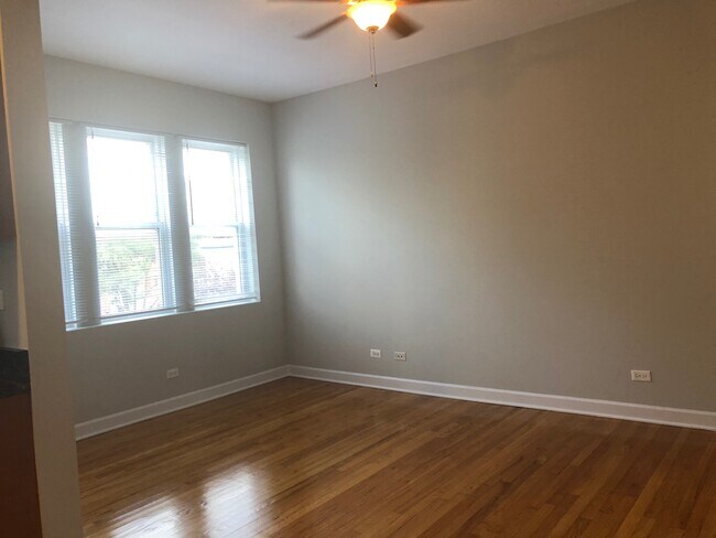 Building Photo - 3003 N Spaulding Ave Unit 3 Rental