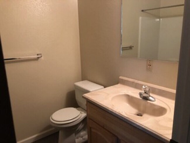 1551 Highland Dr Unit 1551-E