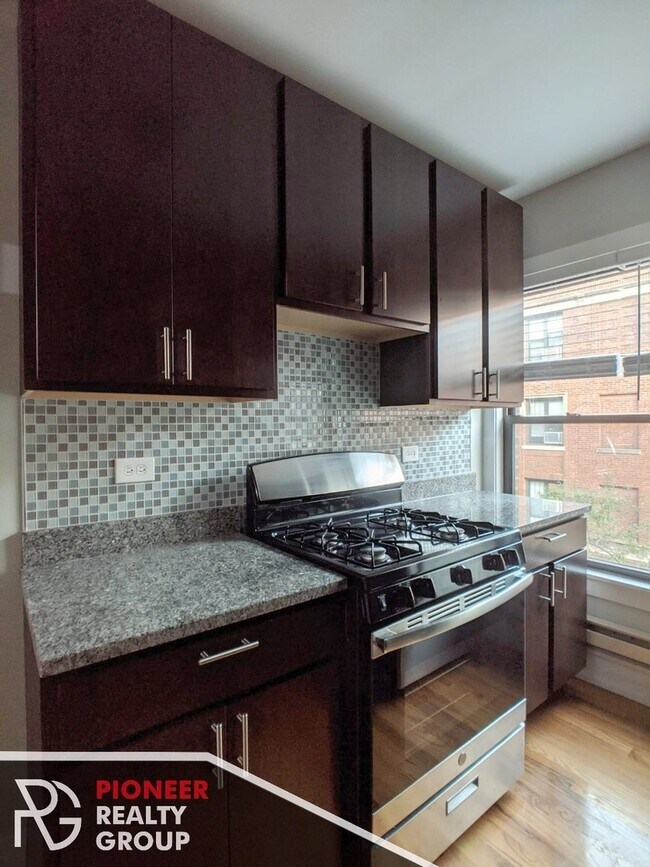 Building Photo - 2909 N Mildred Ave Unit 2 Rental