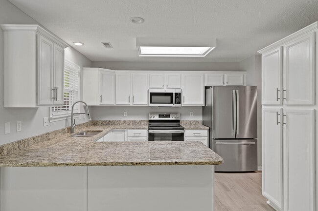Photo - 2404 Lubbock Ct