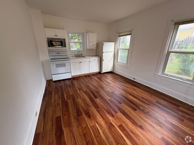 Building Photo - 1BR Duplex in Rochester Rental