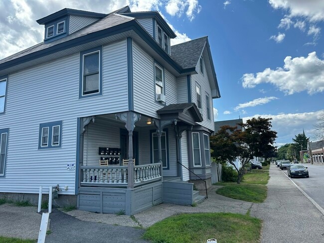 Building Photo - 319 Hanover St Unit 4