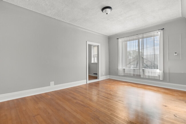 Photo - Palmer Lane Apartments