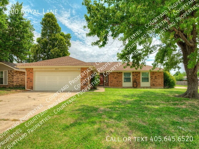 Photo - 800 Royal Ln