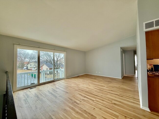 Photo - 330 Hampton Ct Unidad D