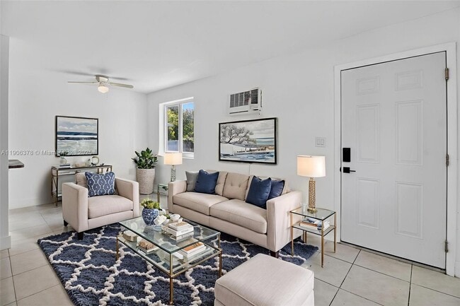 Building Photo - 1864 NW 28th St Unit 1