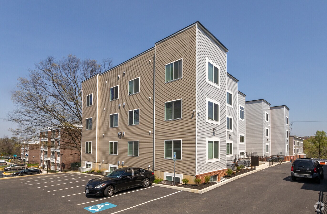 The Robinson - The Robinson Apartments