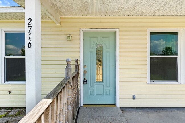 Photo - 2716 Oak Hammock Dr