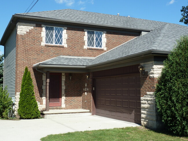 Building Photo - 11871 21 Mile Rd Rental