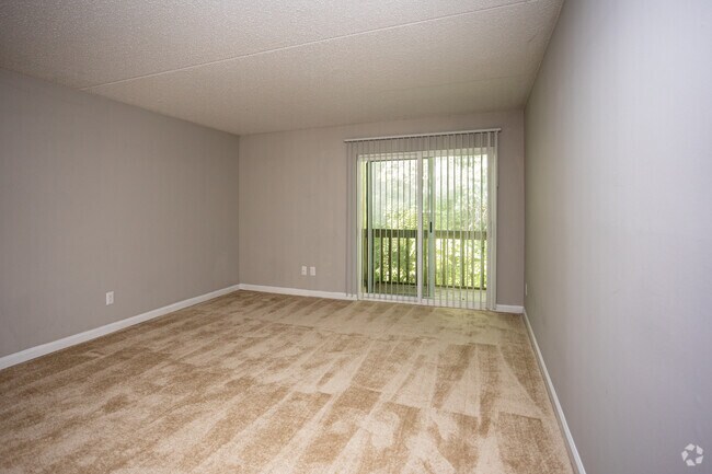 2BR, 1.5BA - 950SF - Living Room - Cedar Ridge Apartments