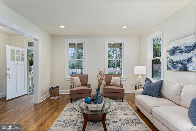 Photo - 204 N Mill St