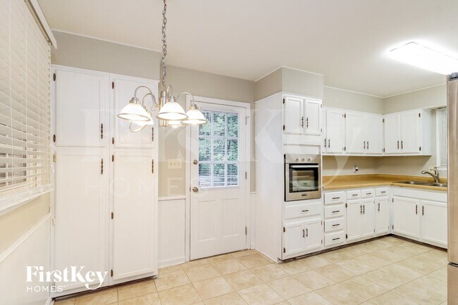 Photo - 2407 Running Brook Dr