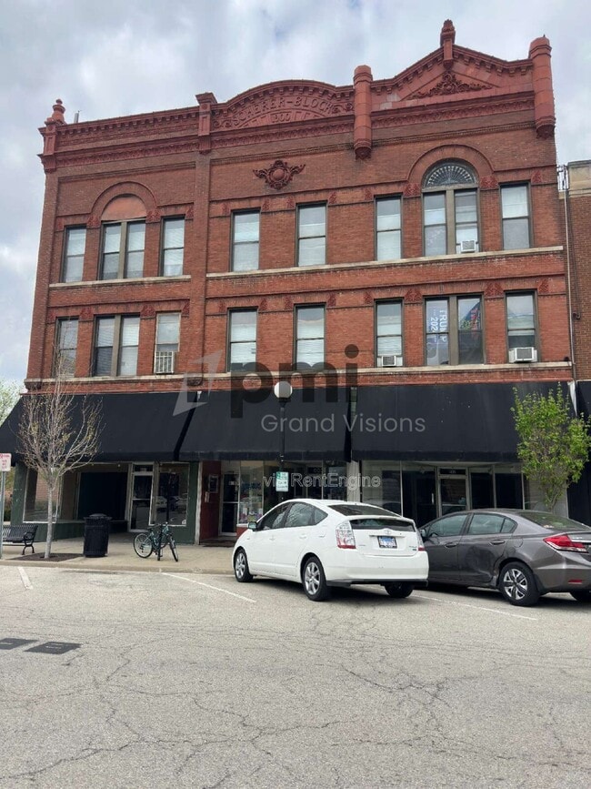 Building Photo - 601 Monroe Ave Unit 8