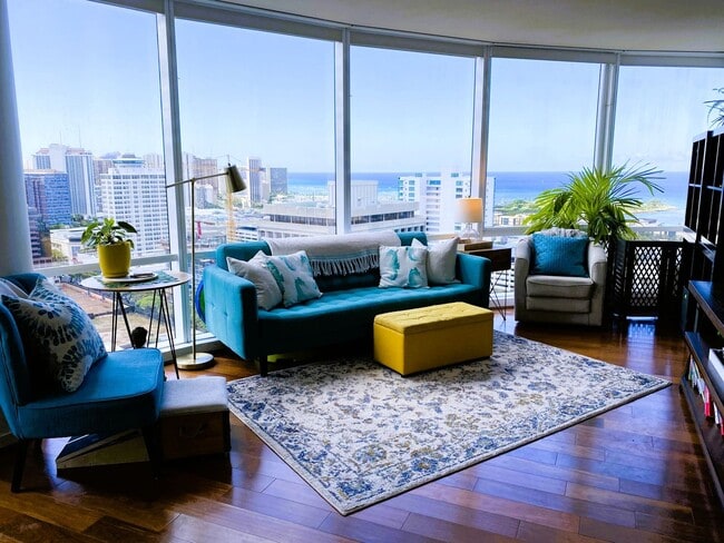 Photo - Moana Pacific East Tower 3BR/2BA/2PK