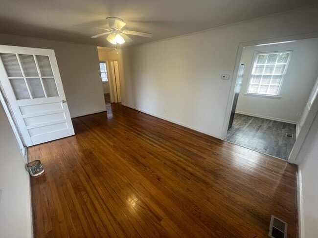 Photo - 2 bd 1 ba house