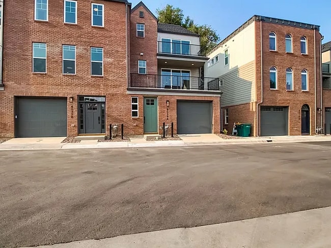 Building Photo - "Spacious 3-Bed Townhouse in Arvada with 2.5 Baths & 1854 Sq Ft of Comfort!" Unit #A