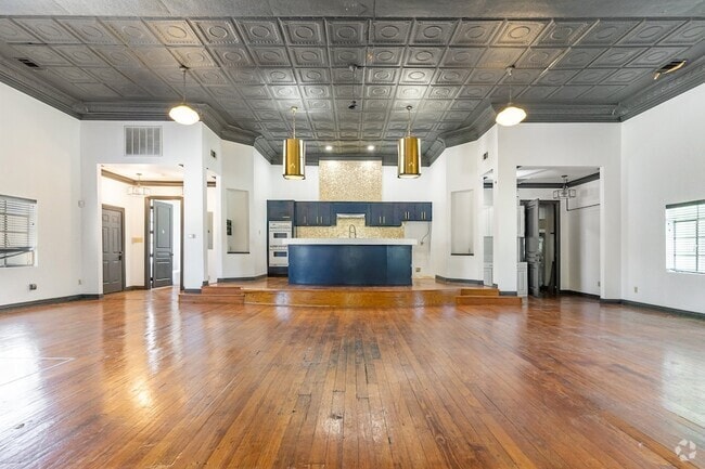 Building Photo - 2602 Kings Rd Unit A Rental