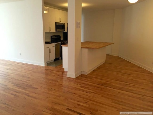 Photo - 640 Fort Washington Avenue