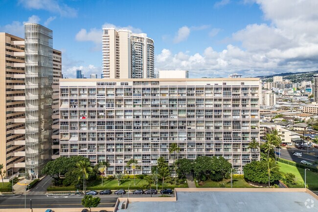 Photo - Ala Wai Plaza