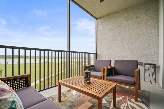 Building Photo - 15285 Grn Acrs Ave Unit 434