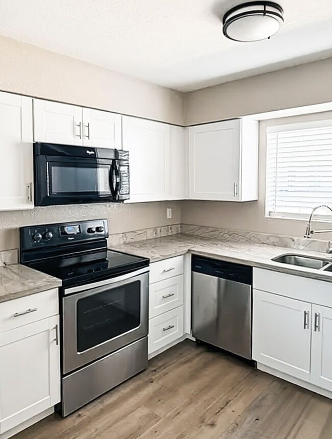 Building Photo - 3142 E Cicero St Unit 102