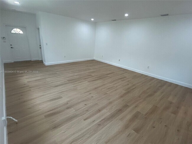 Photo - 3144 New York St