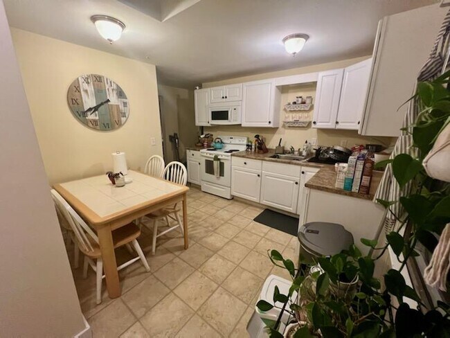 Photo - 167 Elm St Unit 2