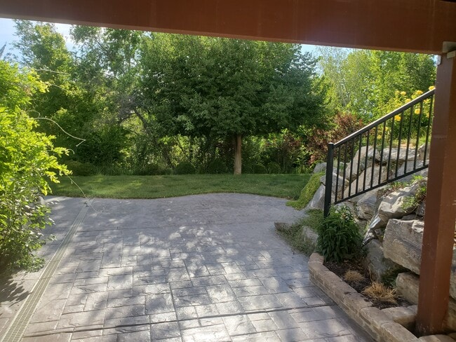 Photo - 9885 N Deep Creek Dr Unidad Basement Rental - B