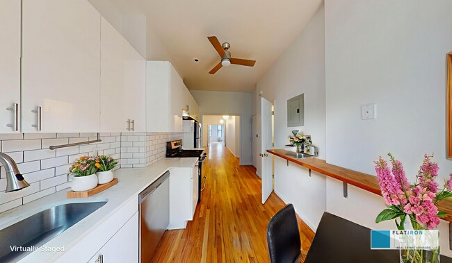 Photo - 137 N 8th St Unidad #1R