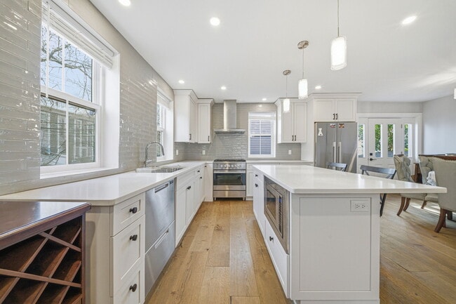 Photo - 75 Prince St