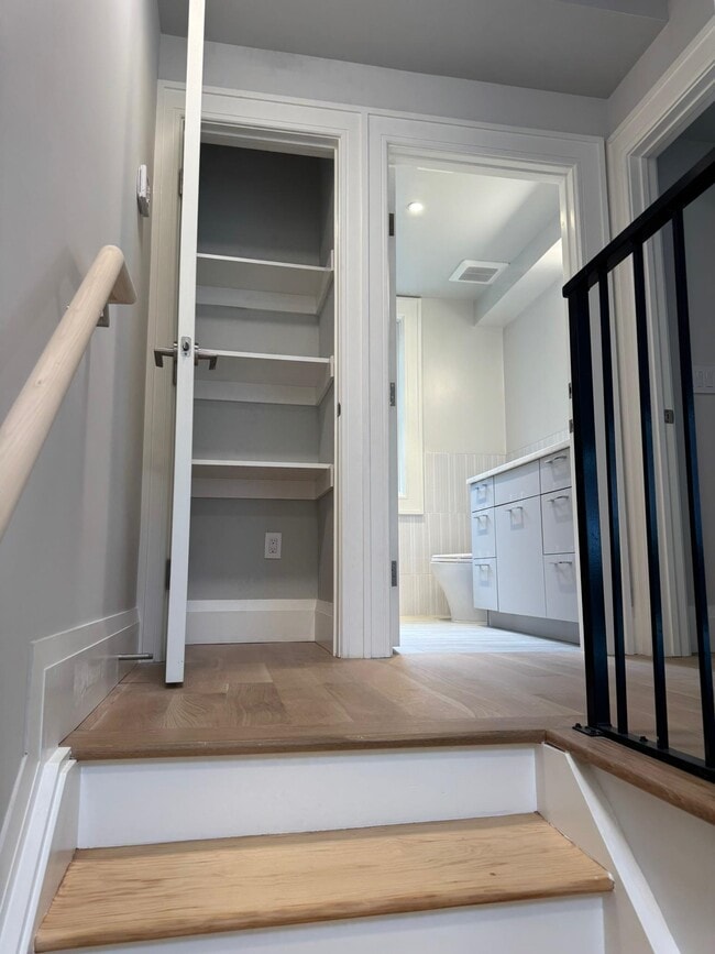 Photo - 625 Court St