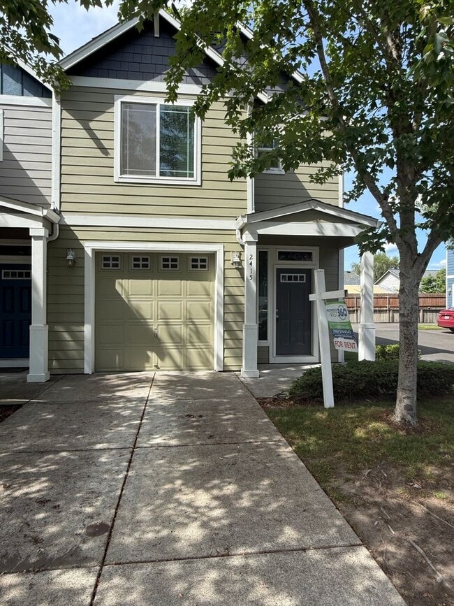 Beautifully Renovated 3 Bedroom Townhome i... - Beautifully Renovated 3 Bedroom Townhome i...
