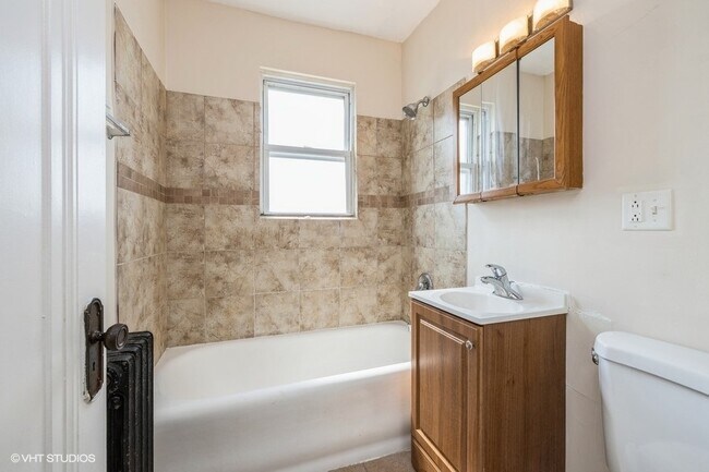 Photo - 1336 S Austin Blvd Unidad C