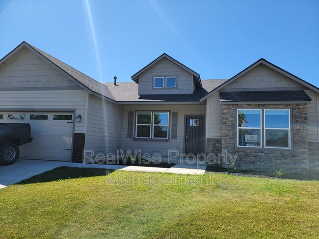 Building Photo - 2482 NW Glen Oak Ave Rental
