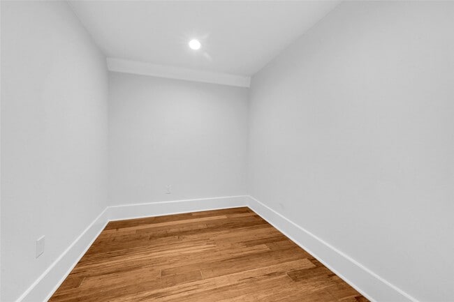 Photo - 1633 Fourcade St