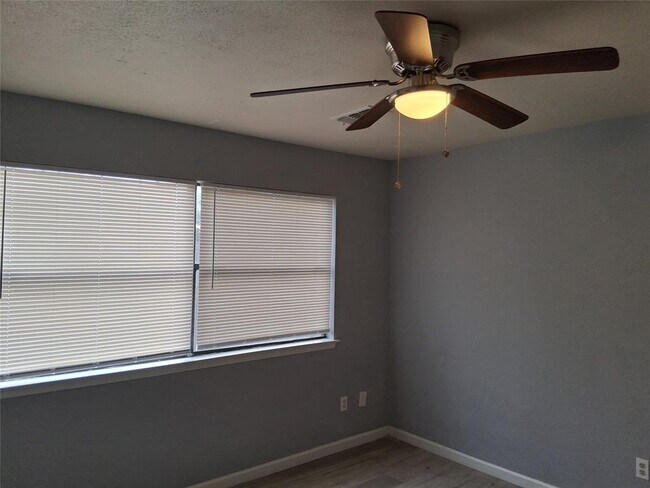 Photo - 2807 W Slaughter Ln