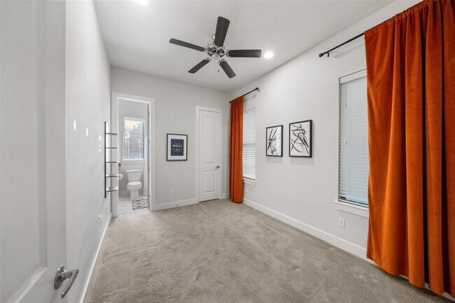 Photo - 2616 Riverside Dr
