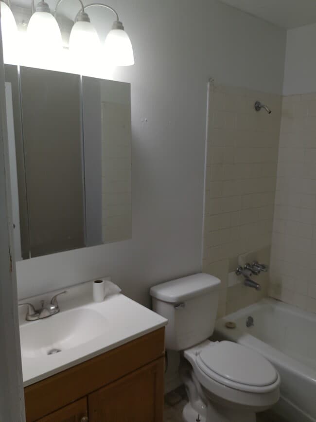 Photo - 932 Chelwood Park Blvd NE Unidad 932 chelwood park blvd ne