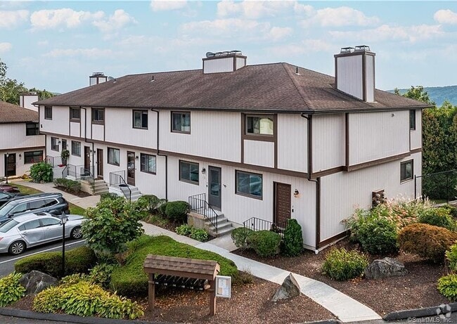 Building Photo - 27 Crows Nest Ln Rental