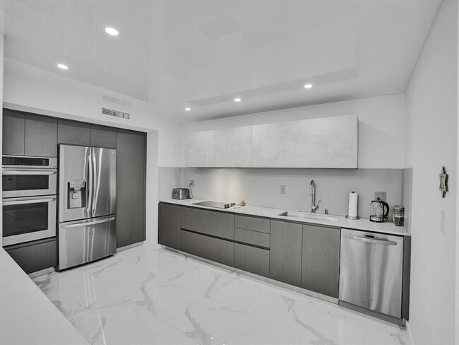 Photo - 2500 Parkview Dr Unit 1112