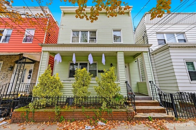 Photo - 182 Avenue F Unidad 1